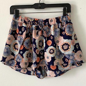 Mix colors shorts with frontal bow, no pockets